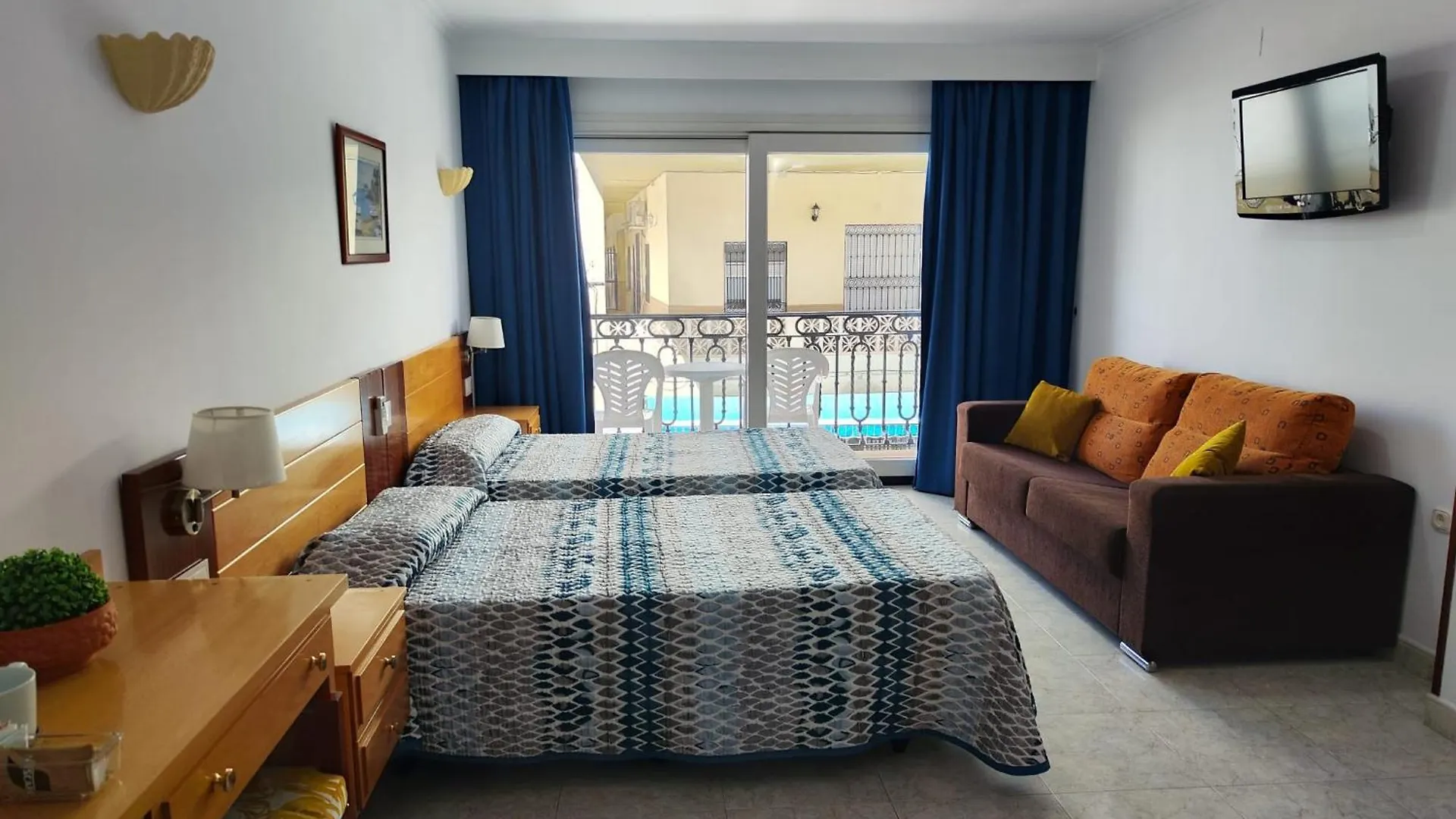 Apartment Apartamentos Leonor Carihuela Torremolinos Spain