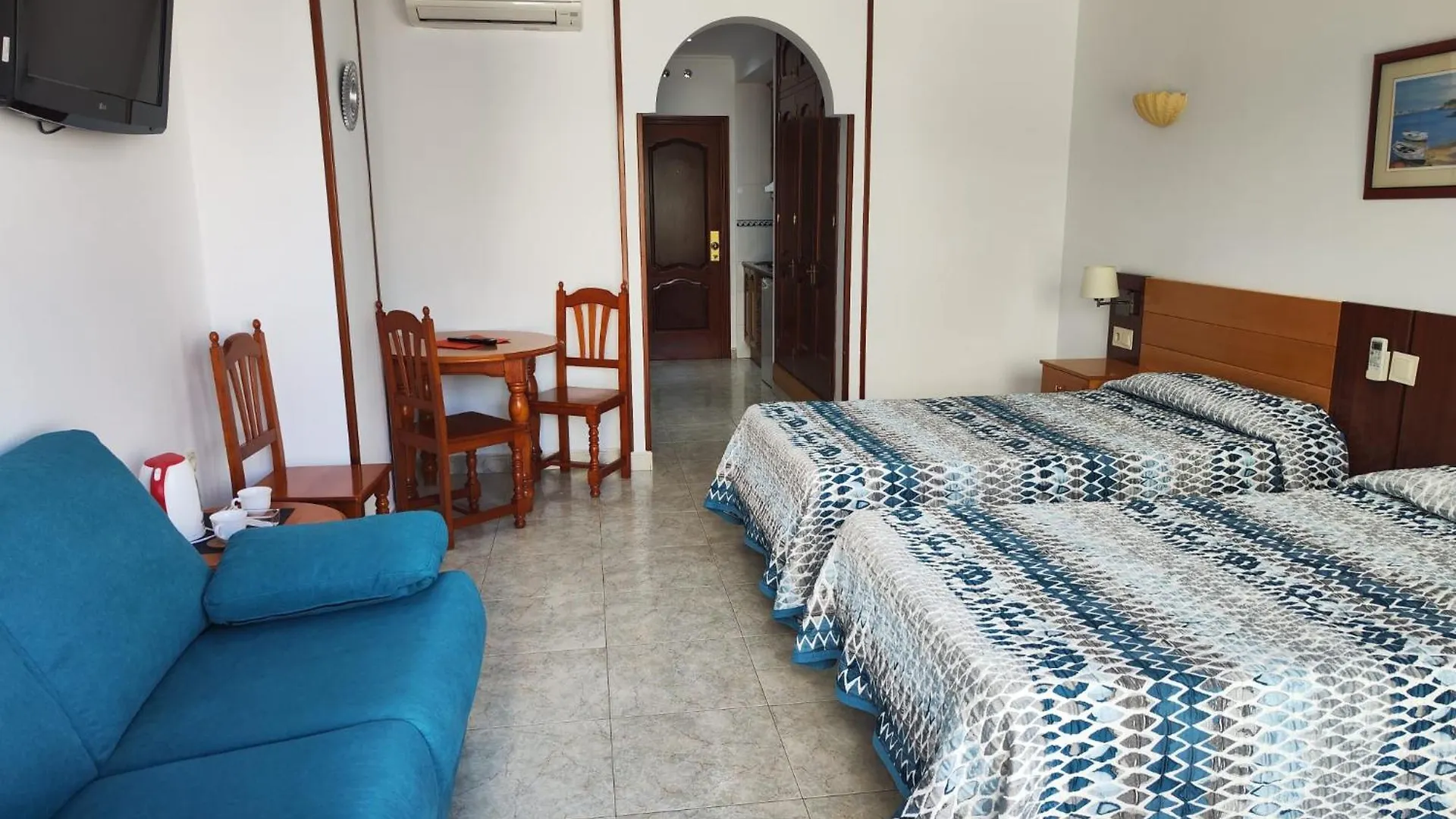 Apartamentos Leonor Carihuela Torremolinos Apartment