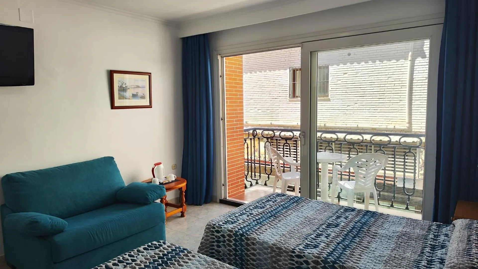 Apartamentos Leonor Carihuela Torremolinos