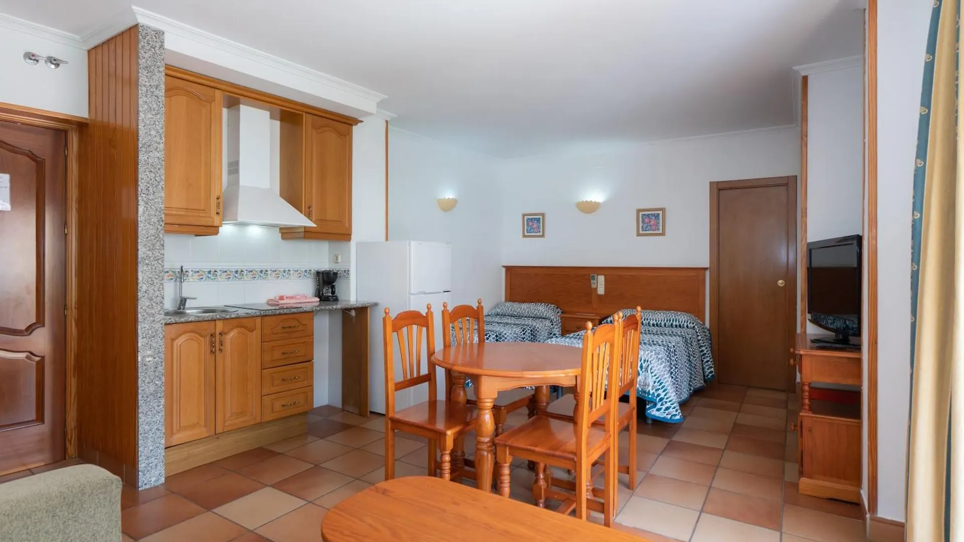 Apartamentos Leonor Carihuela Torremolinos Appartement