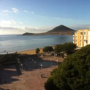 https://apartamentos-los-laureles-el-medano-tenerife.in-canary-islands.com