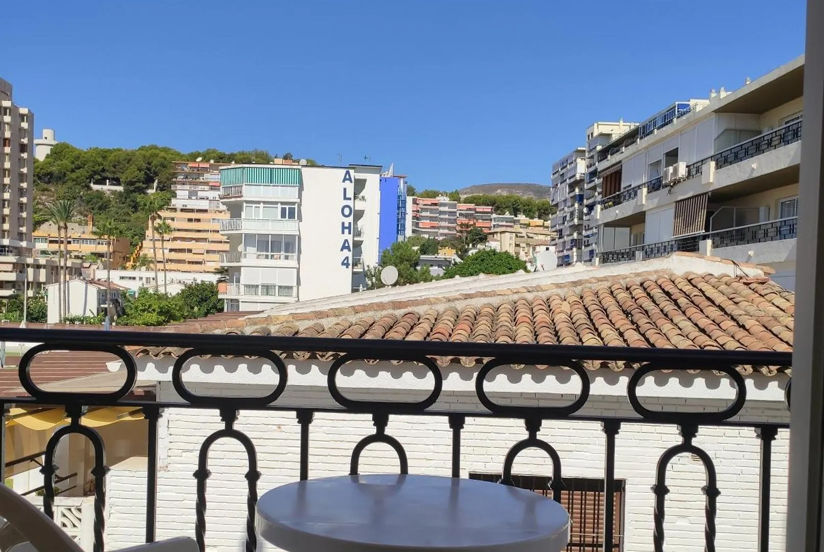 Apartamentos Leonor Carihuela Torremolinos Apartment