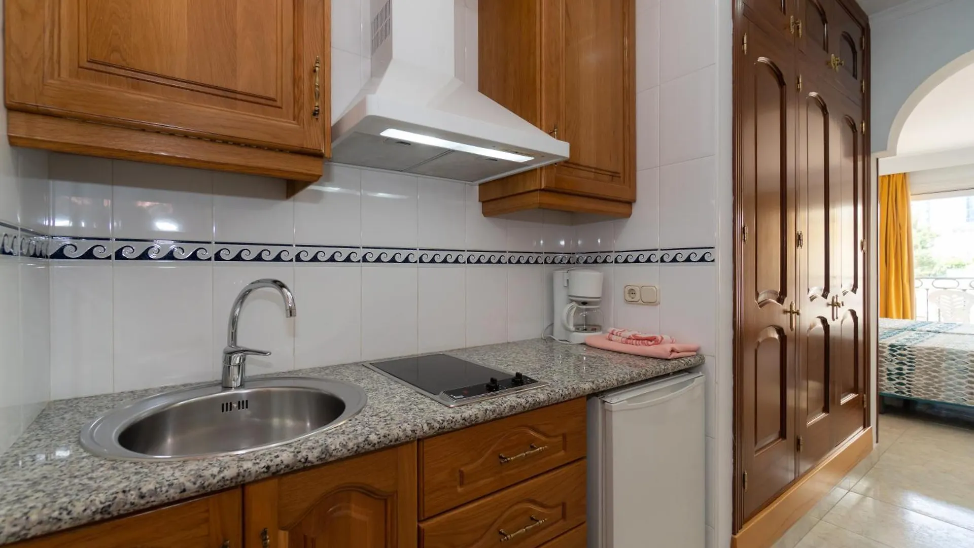 Apartamentos Leonor Carihuela Torremolinos