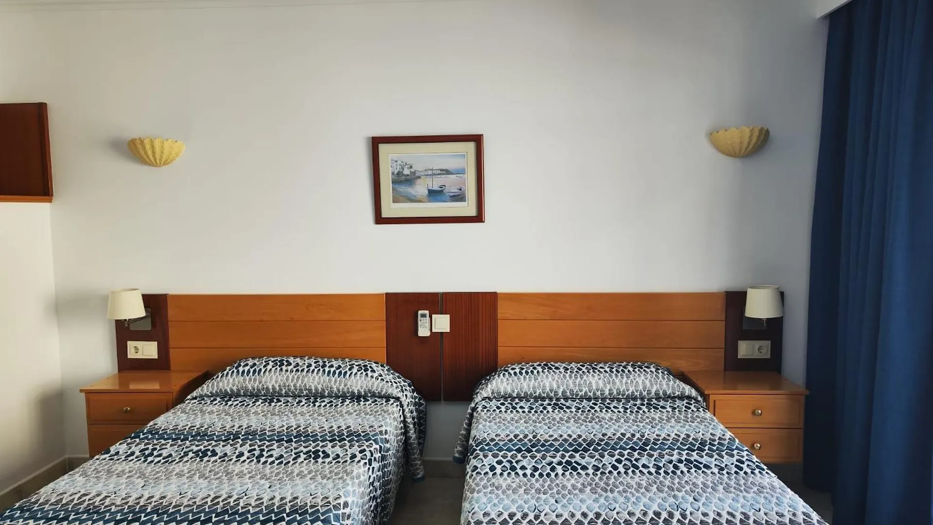 Apartamentos Leonor Carihuela Torremolinos 0*,