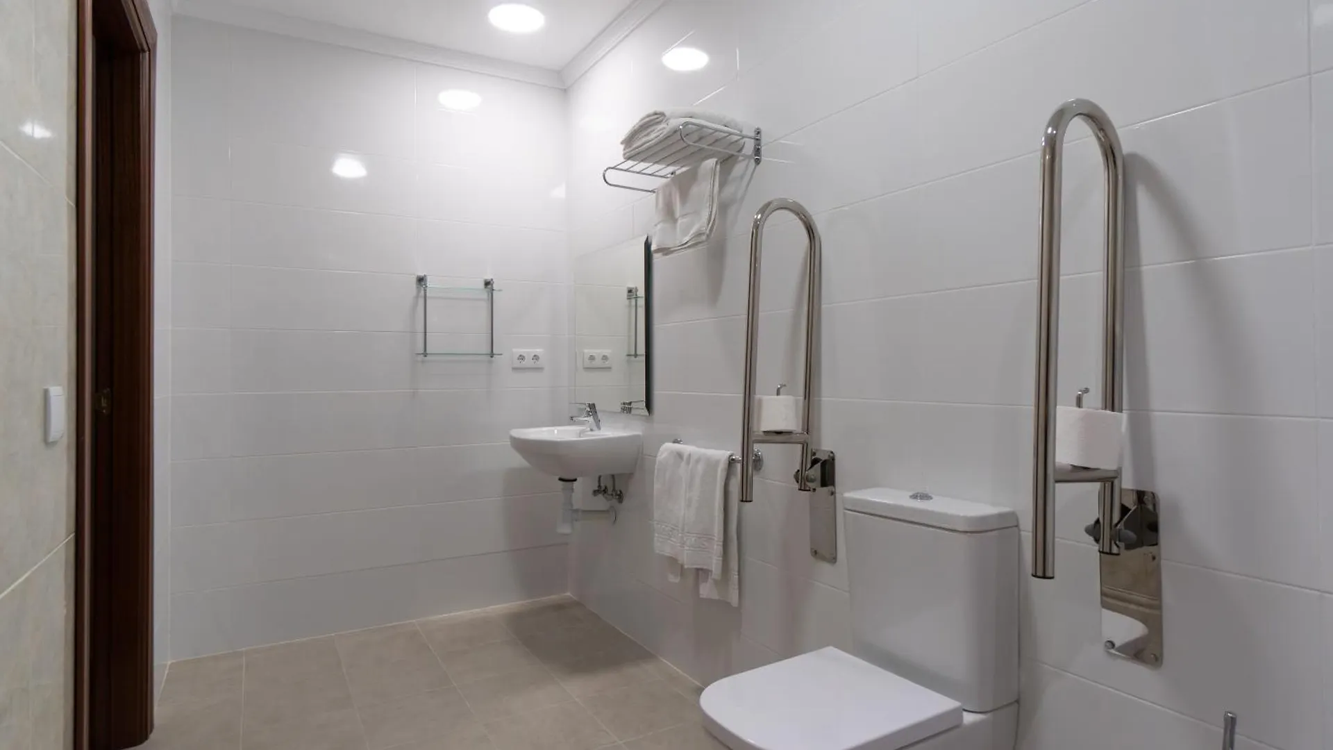Apartamentos Leonor Carihuela Torremolinos Apartment